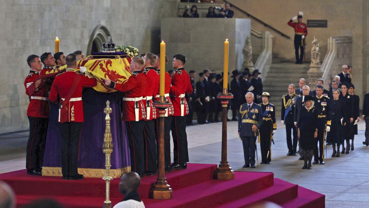 Queen to be buried in Windsor next to husband